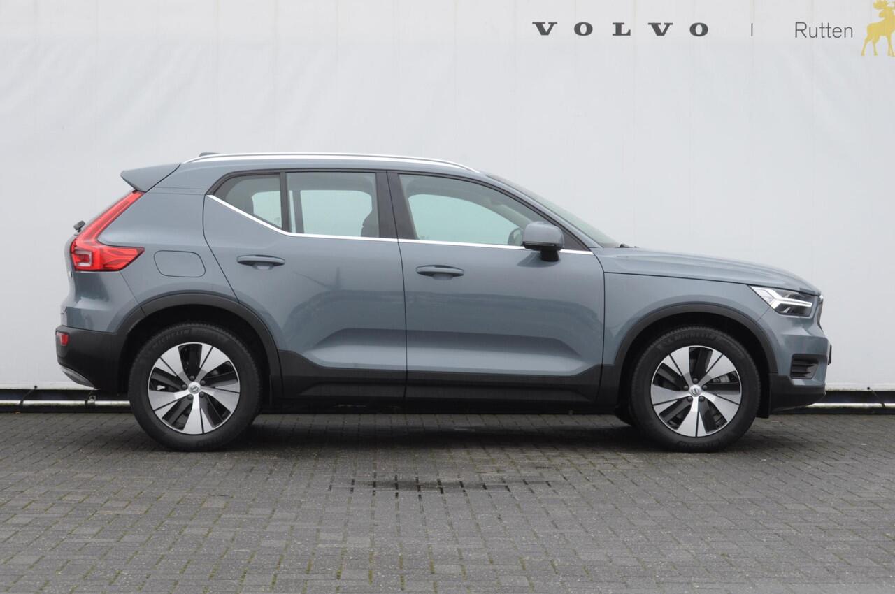 Volvo XC40 T4 211PK Automaat Inscription Expression Adaptieve cruise control / Elektrische achterklep / keyless entry / parkeersensoren met camera / Apple carplay / Bluetooth / Elektrische stoelen met geheugen