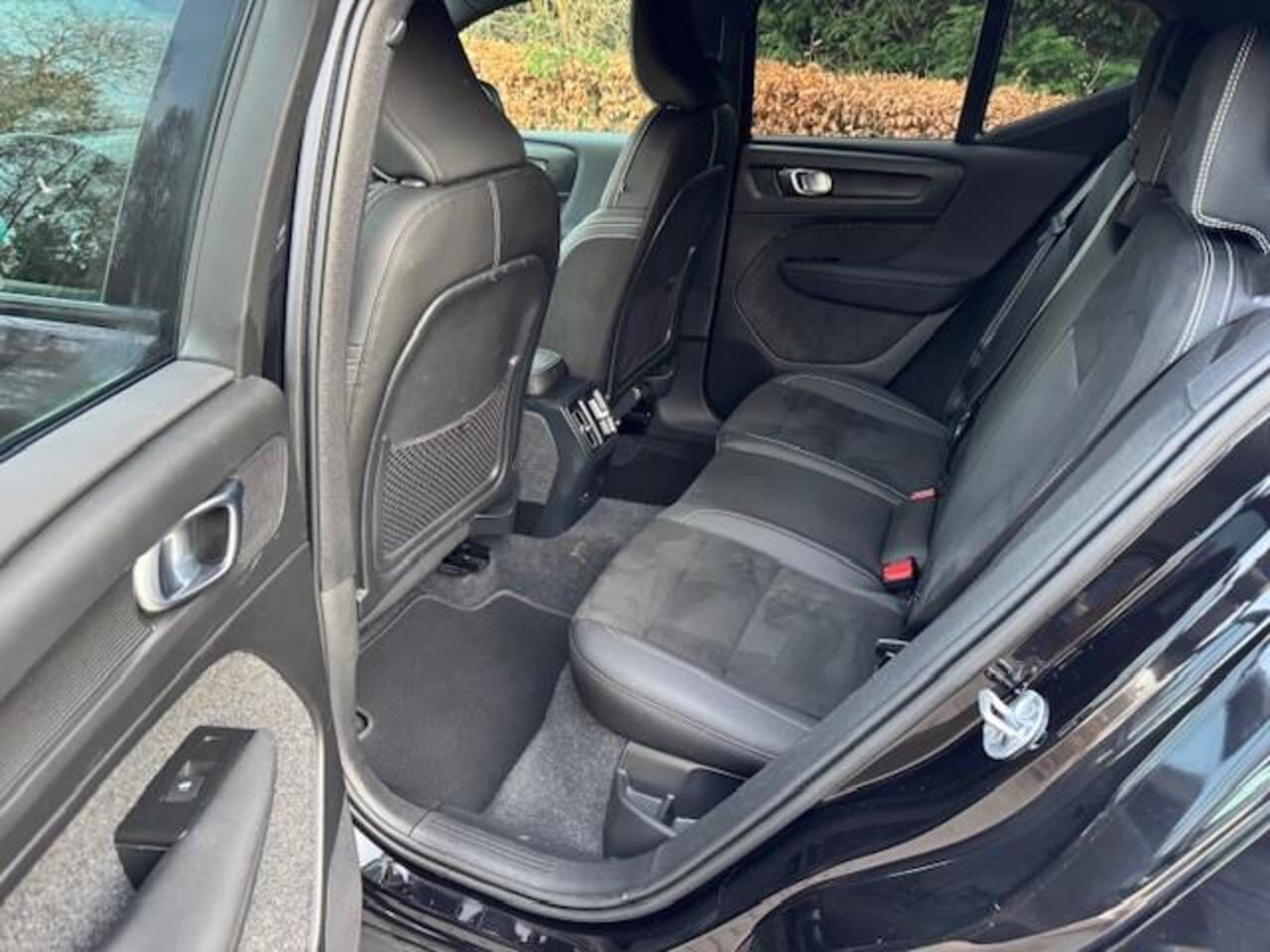 Volvo XC40 RECHARGE CORE R-DESIGN/ACARPLAY/CAMERA/FABRIEKSGARANTIE