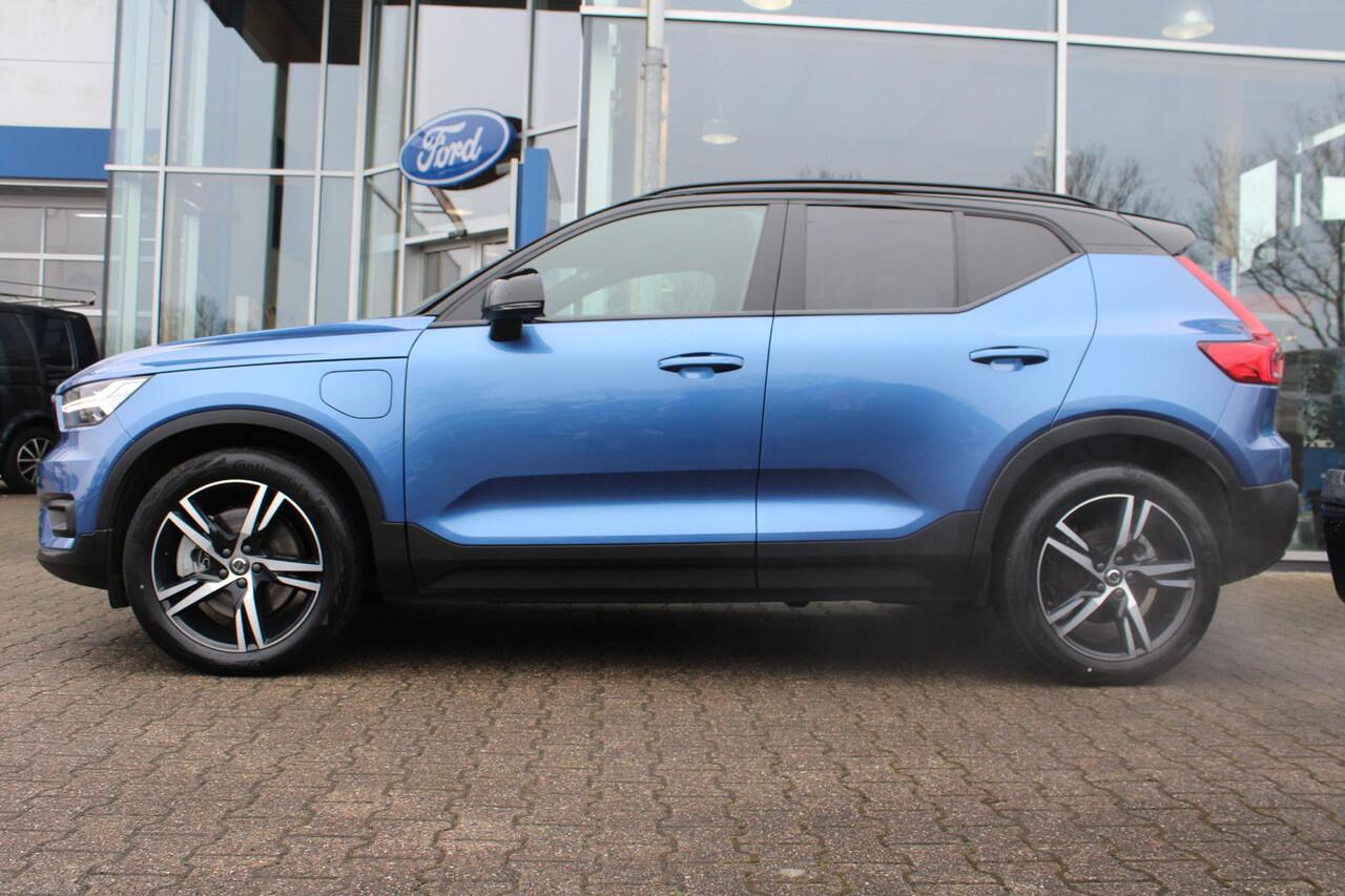 Volvo XC40 1.5 T5 Recharge R-Design | Harman/Kardon | Adaptive Cruise Control | Stoelverwarming | Panorama Dak | Camera | Navigatie | Lederen Bekleding | Electrische Klep |