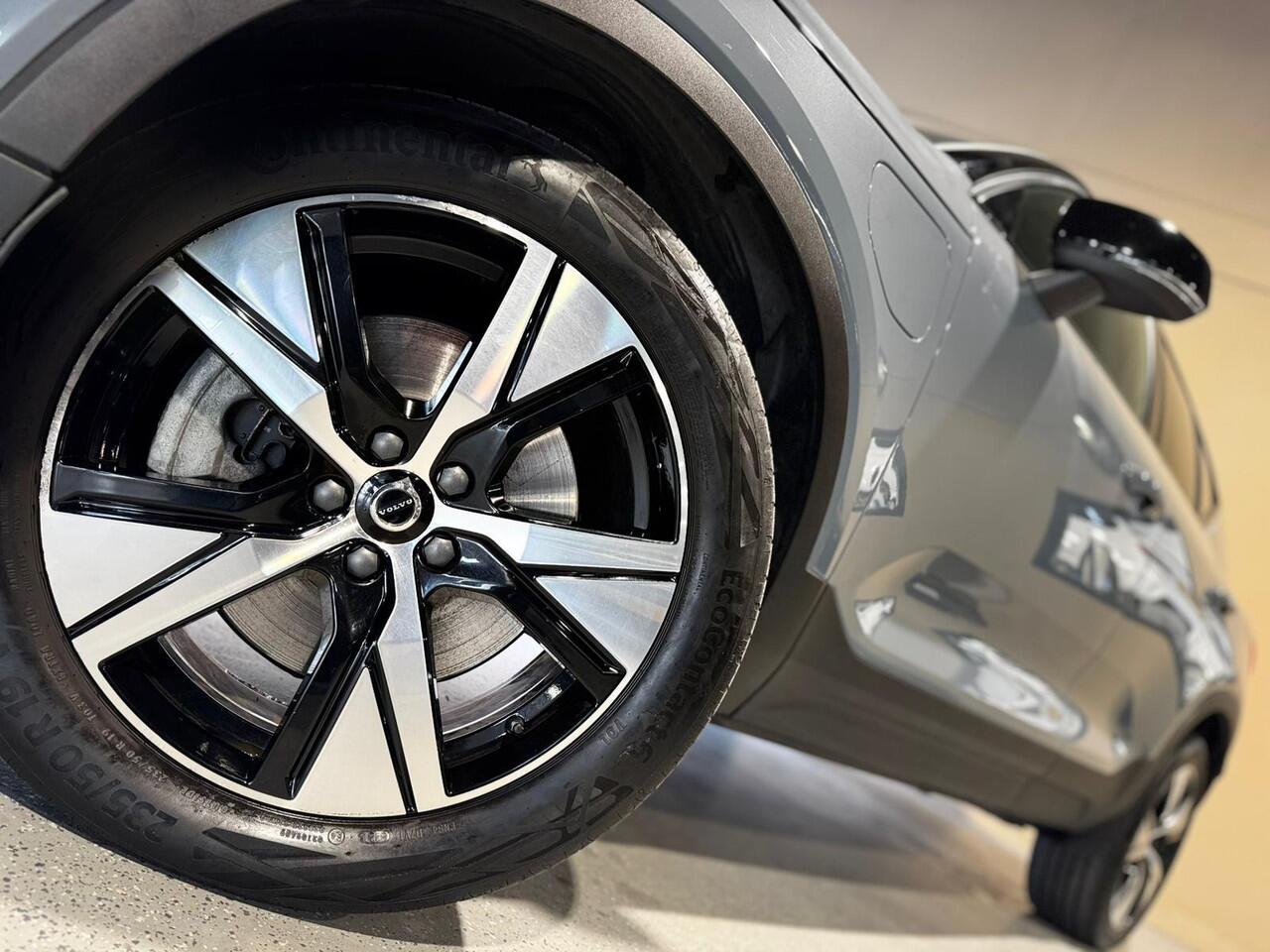 Volvo XC40 1.5 T5 Recharge R-Design |Camera |Suede