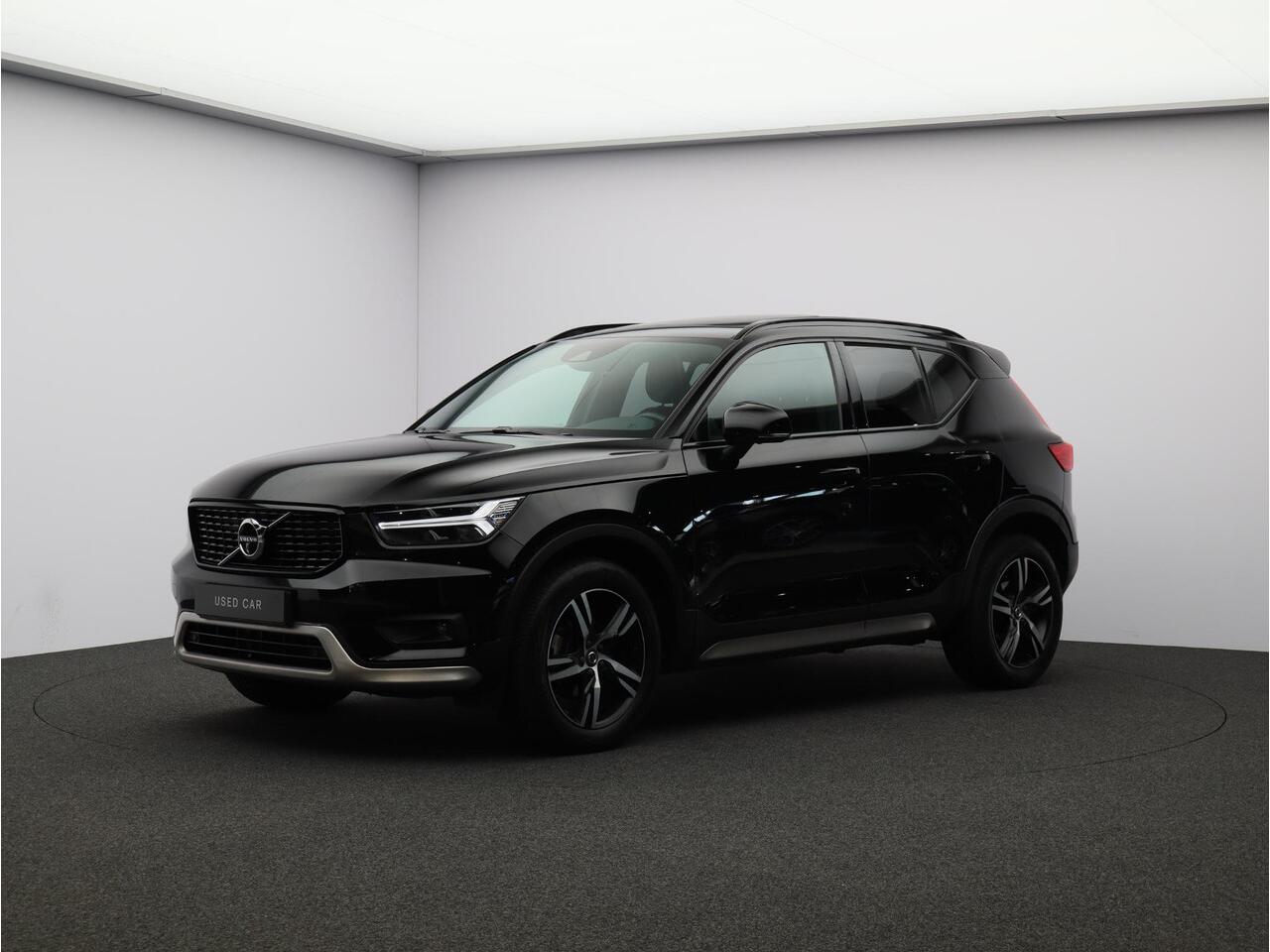 Volvo XC40 1.5 T3 R-Design / Panoramadak / 360 Camera / Harman Kardon / Nubuck Bekleding / Adaptive Cruise / BLIS / Getint Glas /