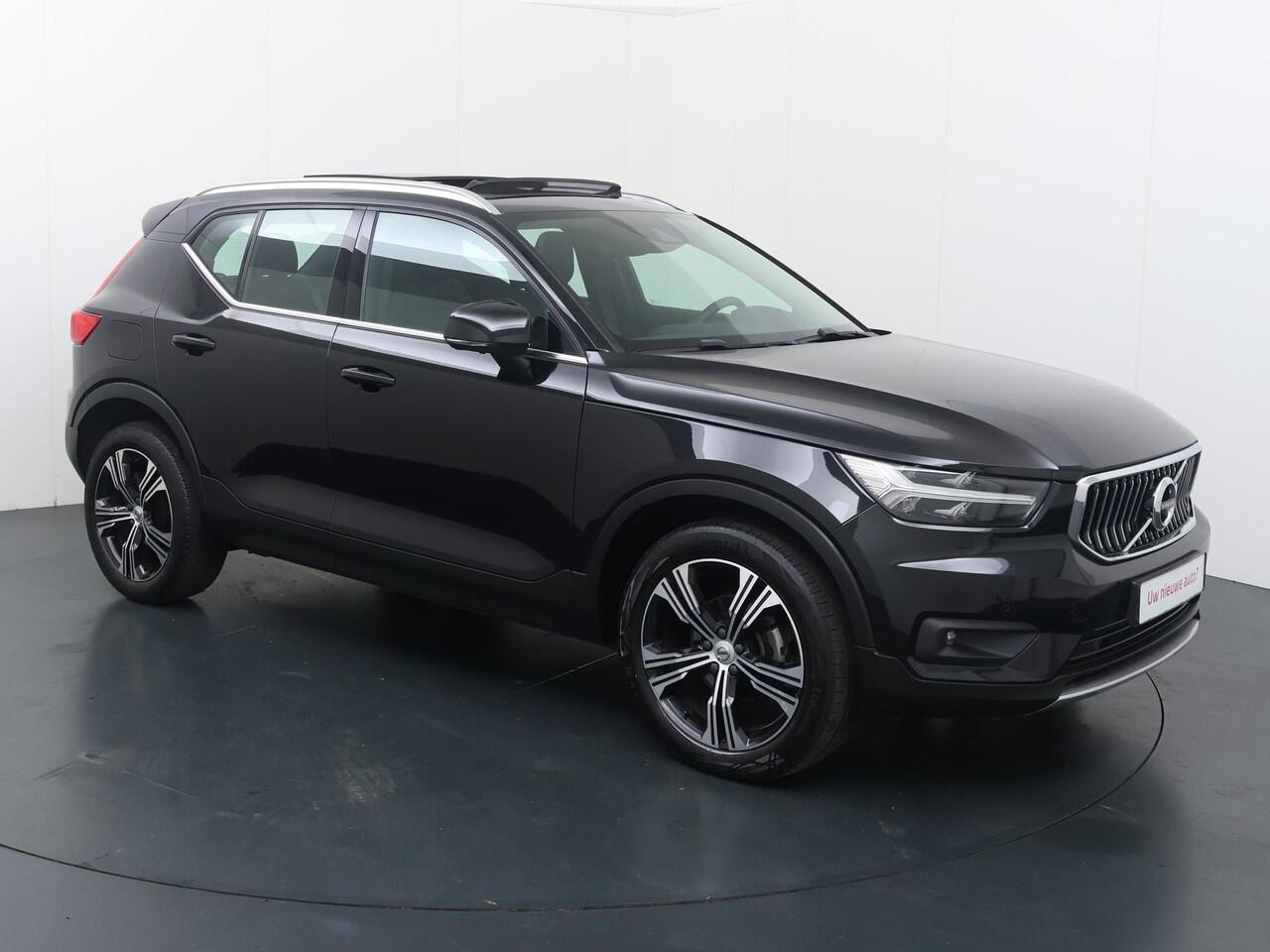 Volvo XC40 1.5 T3 Inscription | 163 PK | Automaat | Panoramadak | Lederen bekleding | Achteruitrijcamera |