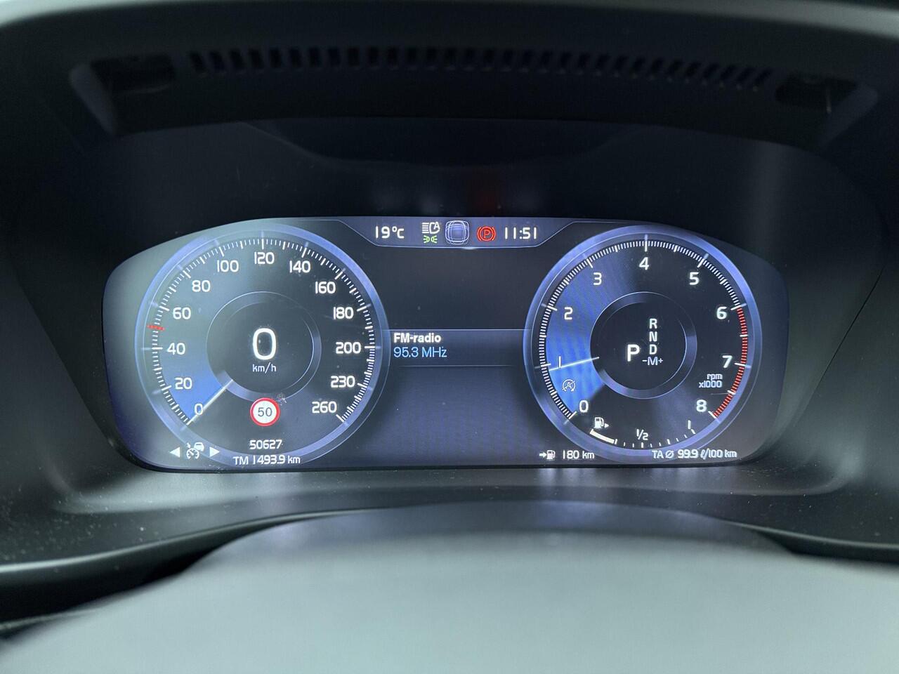 Volvo XC40 1.5 T3 Inscription | 163 PK | Automaat | Panoramadak | Lederen bekleding | Achteruitrijcamera |