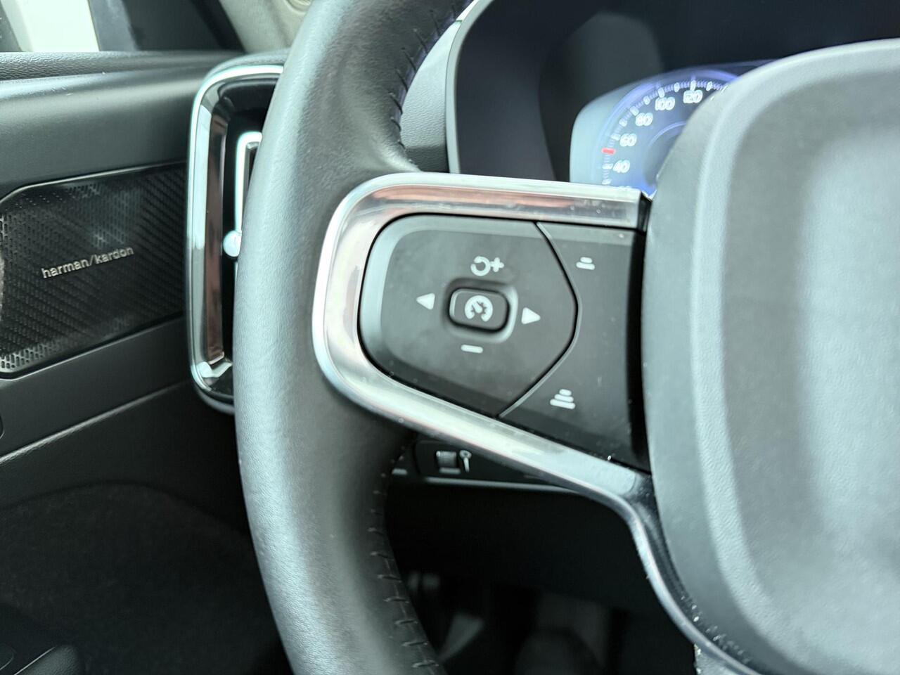 Volvo XC40 1.5 T3 Inscription | 163 PK | Automaat | Panoramadak | Lederen bekleding | Achteruitrijcamera |