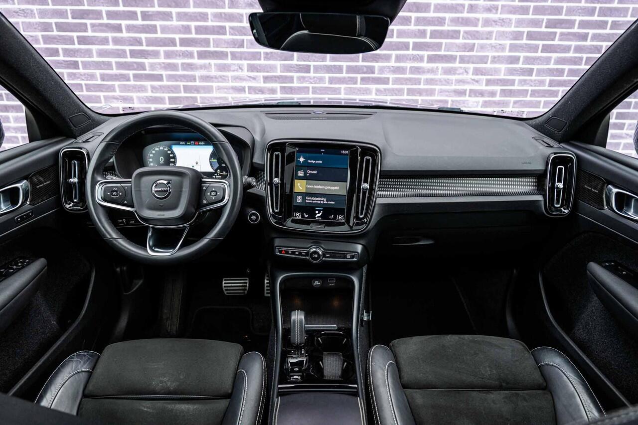 Volvo XC40 1.5 T4 Recharge R-Design | Trekhaak | Panoramadak | Adaptieve Cruise Control | Power Seats | 360 Camera | Harman Kardon |