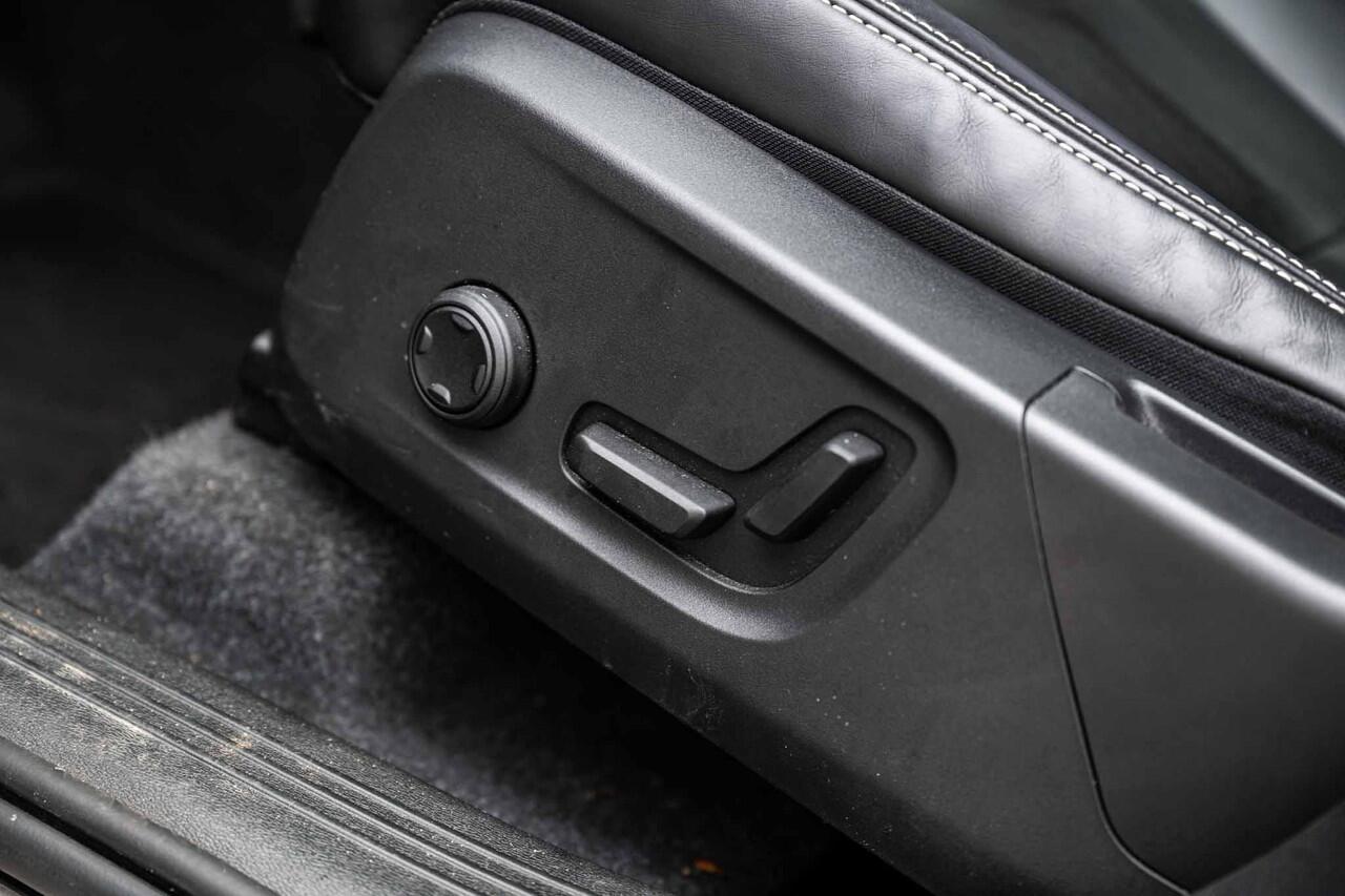 Volvo XC40 1.5 T4 Recharge R-Design | Trekhaak | Panoramadak | Adaptieve Cruise Control | Power Seats | 360 Camera | Harman Kardon |