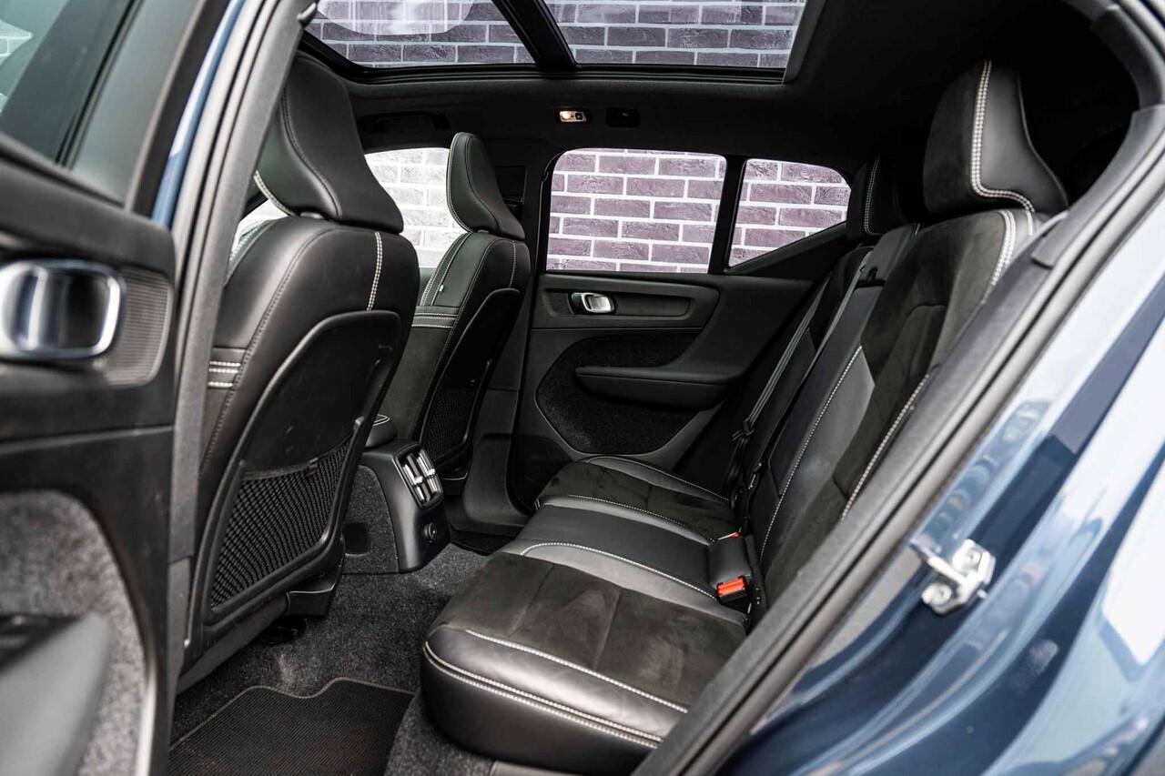 Volvo XC40 1.5 T4 Recharge R-Design | Trekhaak | Panoramadak | Adaptieve Cruise Control | Power Seats | 360 Camera | Harman Kardon |