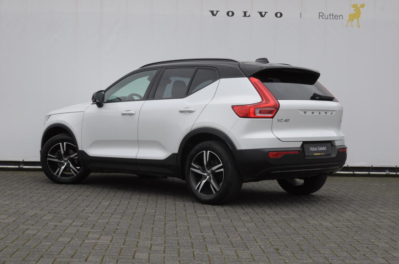Volvo XC40 T3 163PK Automaat R-Design Adaptieve cruise control / Leder met alcantara bekleding / Parkeersensoren met camera / Trekhaak / stoel - en stuurverwarming / Apple carplay