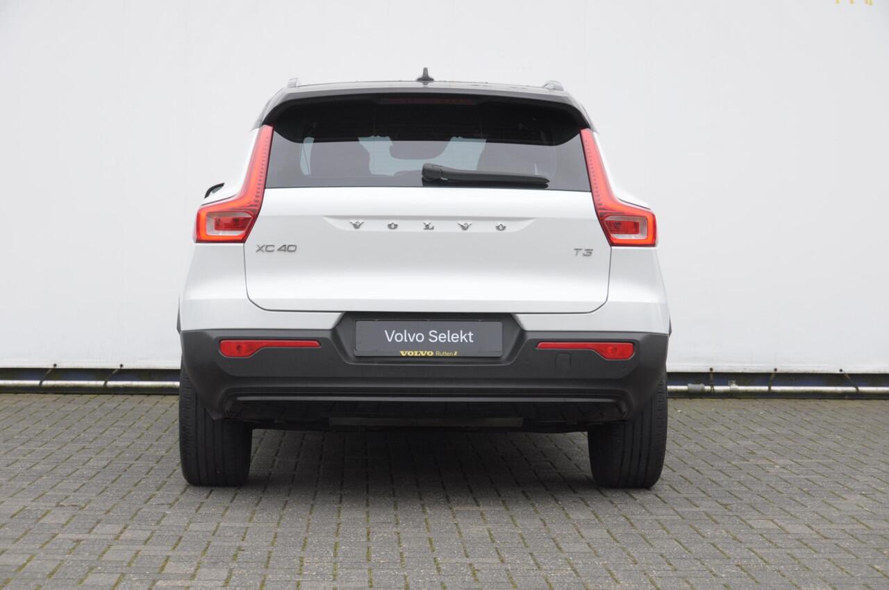 Volvo XC40 T3 163PK Automaat R-Design Adaptieve cruise control / Leder met alcantara bekleding / Parkeersensoren met camera / Trekhaak / stoel - en stuurverwarming / Apple carplay