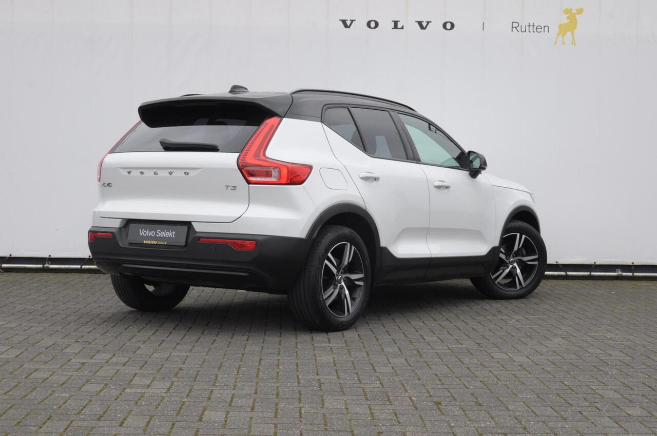 Volvo XC40 T3 163PK Automaat R-Design Adaptieve cruise control / Leder met alcantara bekleding / Parkeersensoren met camera / Trekhaak / stoel - en stuurverwarming / Apple carplay