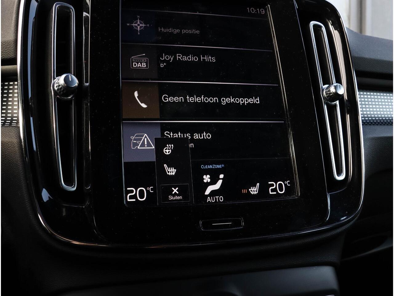 Volvo XC40 1.5 T4 Recharge R-Design 211pk | Volleder zwart | Stoel-Stuurwielverwarming