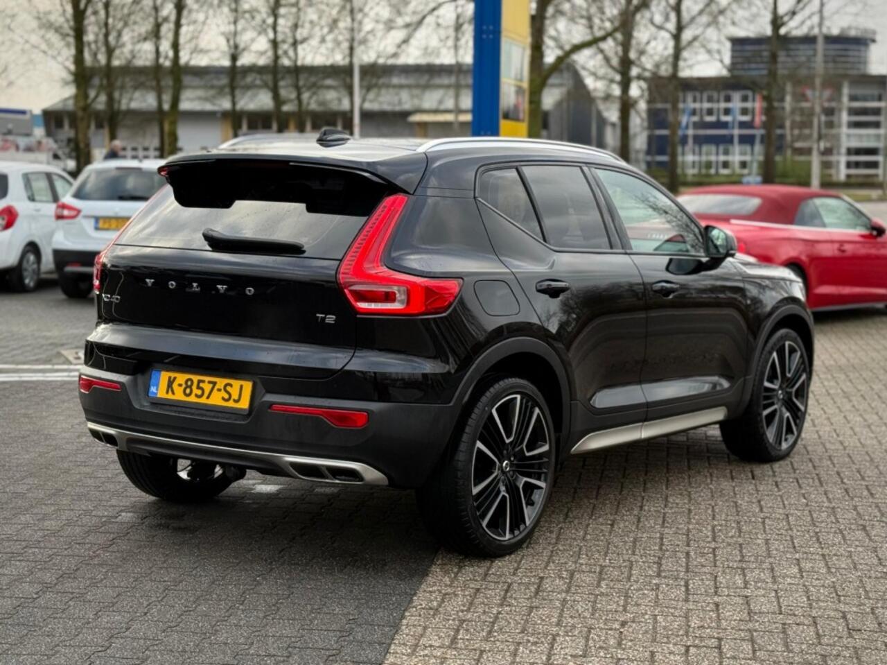 Volvo XC40 1.5 T2 TREKHAAK STUURVERWARMING 21INCH VELGEN