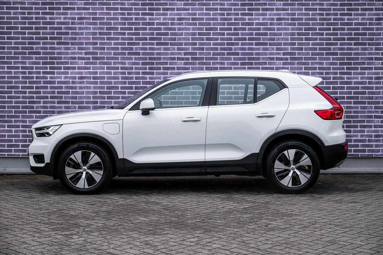 Volvo XC40 1.5 T5 Recharge Inscription Expression | Navigatie | Apple Carplay | Android Auto | Elektrische Achterklep | Lichtmetalen Velgen 18 inch | Parkeersensoren |