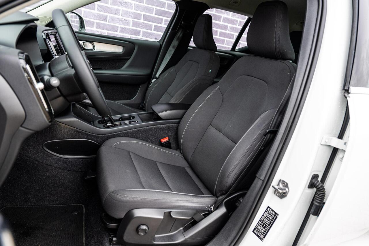 Volvo XC40 1.5 T5 Recharge Inscription Expression | Navigatie | Apple Carplay | Android Auto | Elektrische Achterklep | Lichtmetalen Velgen 18 inch | Parkeersensoren |