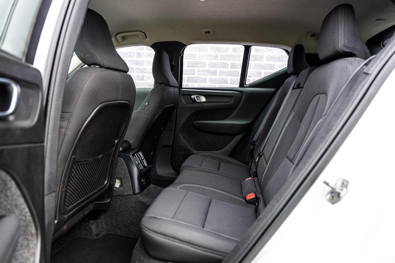 Volvo XC40 1.5 T5 Recharge Inscription Expression | Navigatie | Apple Carplay | Android Auto | Elektrische Achterklep | Lichtmetalen Velgen 18 inch | Parkeersensoren |