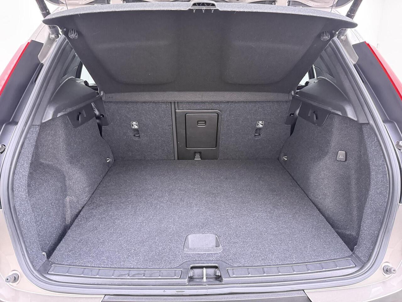 Volvo XC40 1.5 T4 Recharge Inscription Expression Trekhaak/Camera/Carplay etc.