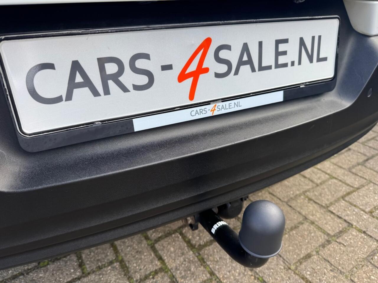 Volvo XC40 T2 Automaat Momentum + Camera + LED + D- glas + Navi - 2021