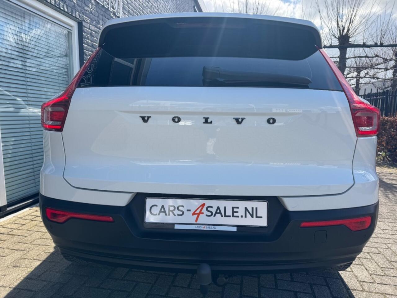 Volvo XC40 T2 Automaat Momentum + Camera + LED + D- glas + Navi - 2021
