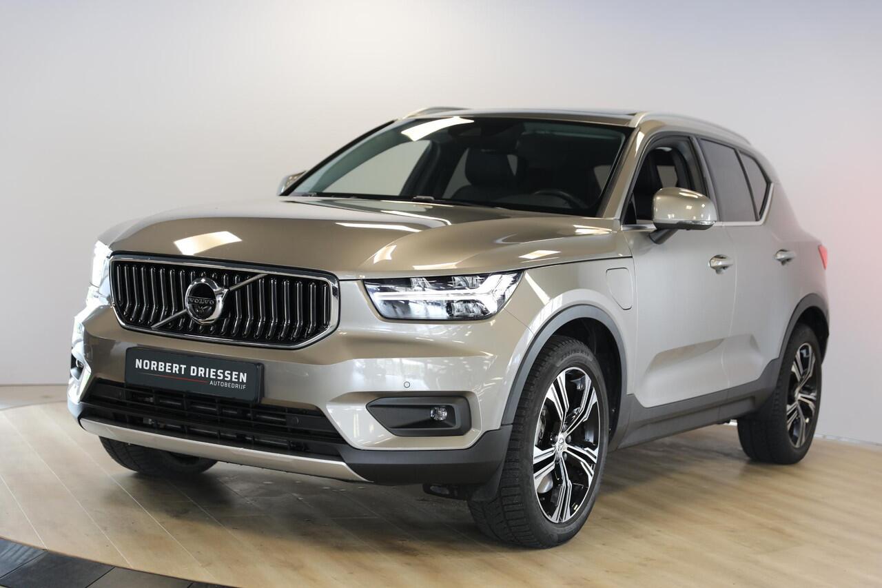 Volvo XC40 1.5 T5 Recharge Inscription | Schuif- kanteldak | Trekhaak | 360 Camera