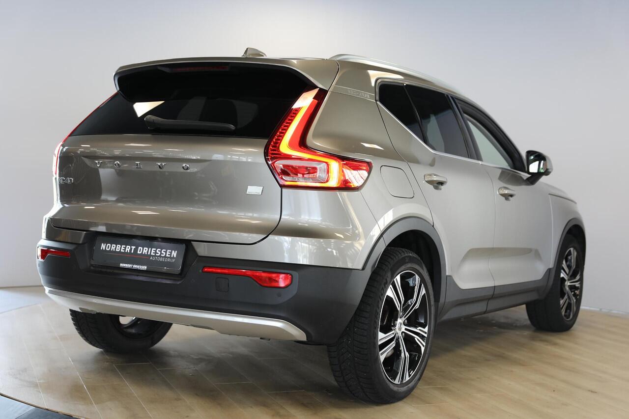 Volvo XC40 1.5 T5 Recharge Inscription | Schuif- kanteldak | Trekhaak | 360 Camera