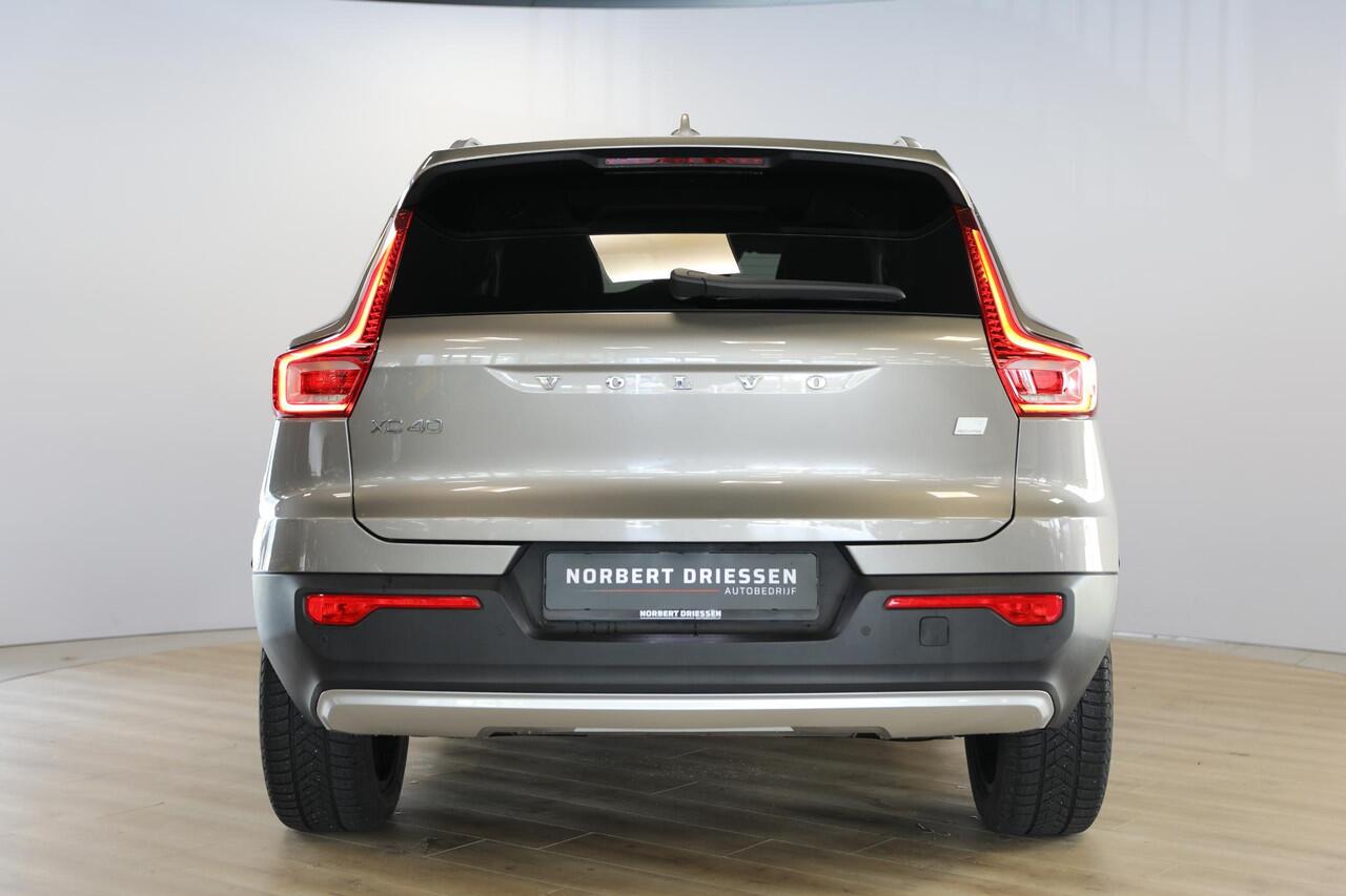 Volvo XC40 1.5 T5 Recharge Inscription | Schuif- kanteldak | Trekhaak | 360 Camera