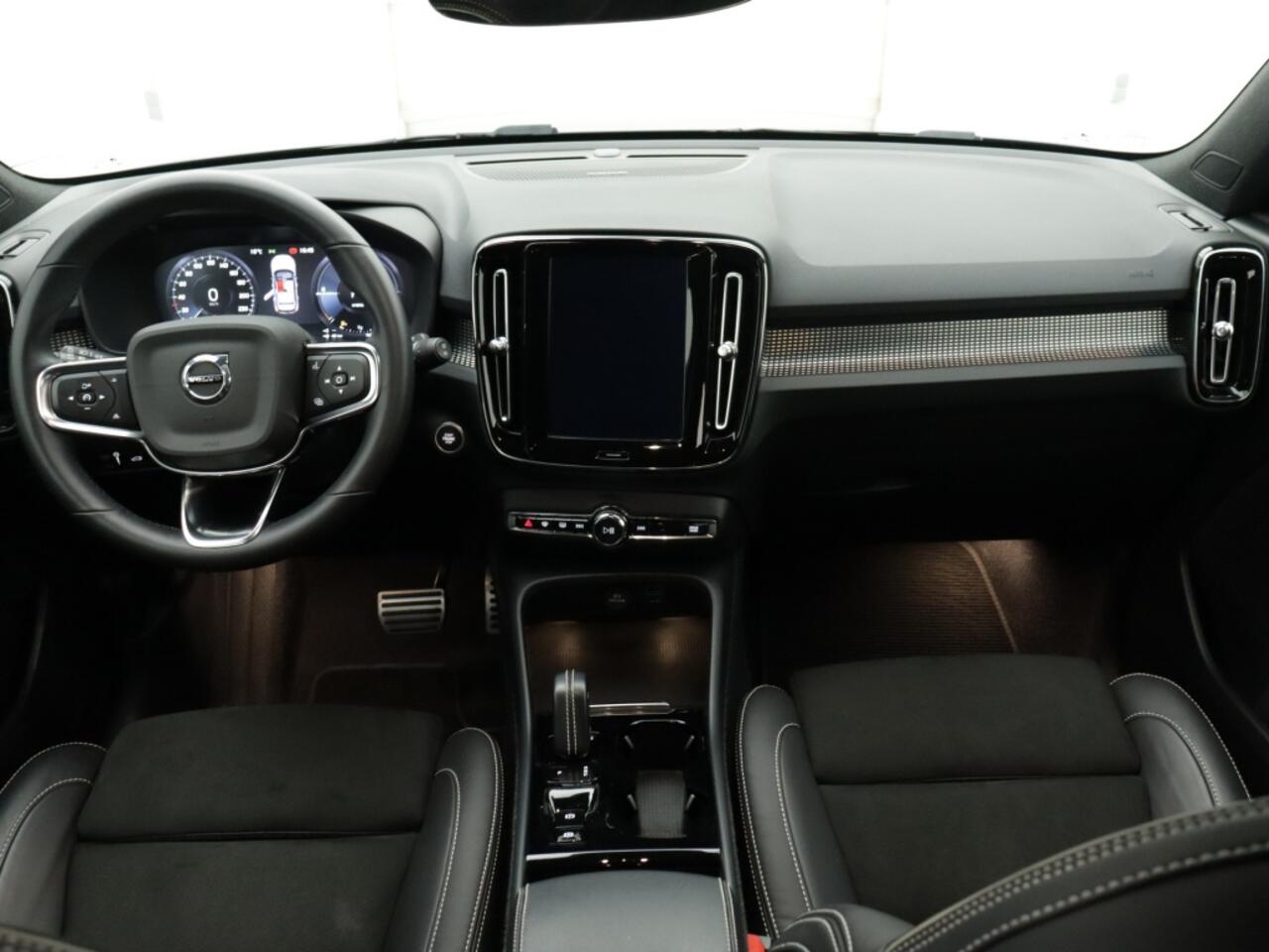 Volvo XC40 T5 Recharge R-Design | 20" Velgen | Harman/ Kardon | Lighting Pa