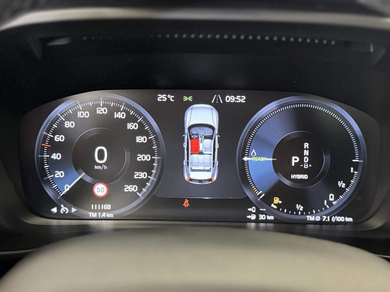 Volvo XC40 1.5 T4 Recharge R-Design | PANO | CAMERA | 20" LMV | HALF-LEDER |