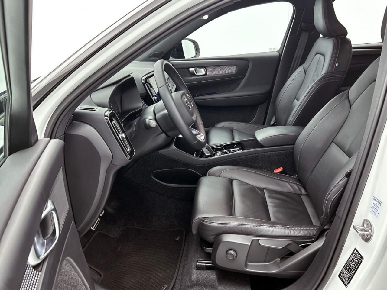 Volvo XC40 1.5 T5 Recharge R-Design | 20inch Velgen | Lederen Bekleding |