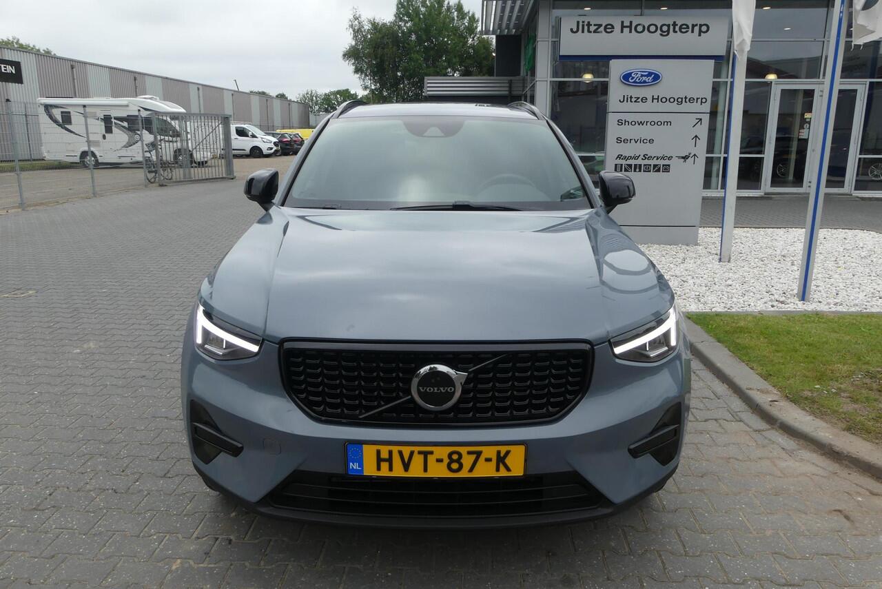 Volvo XC40 1.5 T4 Recharge R-Design FACELIFT! ADAPTIEVE CRUISE, MEMORY SEAT, HARMAN/KARDON, STOELVERWARMING, CLIMA, NAVI, ELEK. ACHTERKLEP, 9.673KM