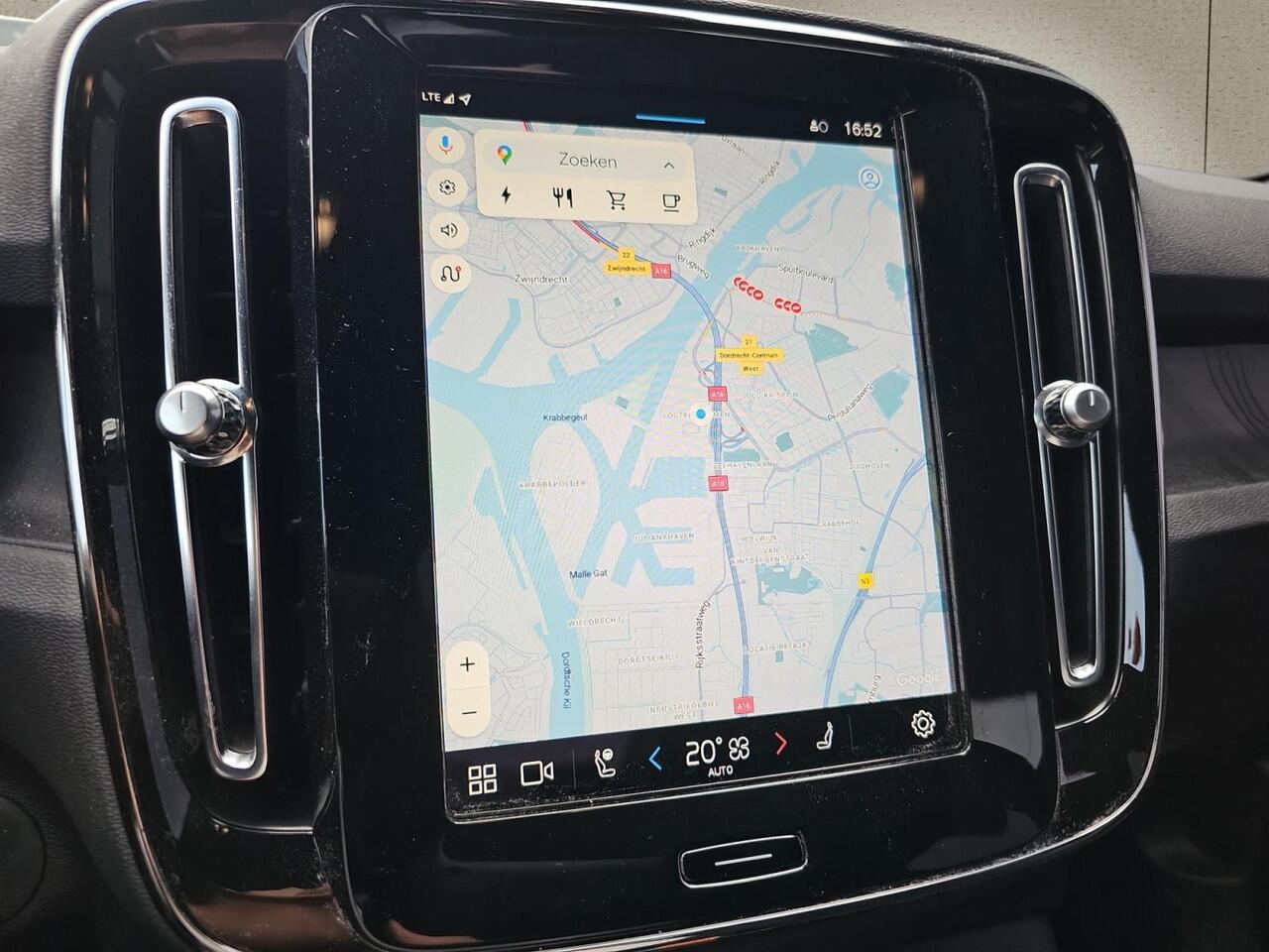 Volvo XC40 Recharge Core 70 kWh | Trekhaak | Stoelverwarming | Apple Carplay | 20 inch velgen |