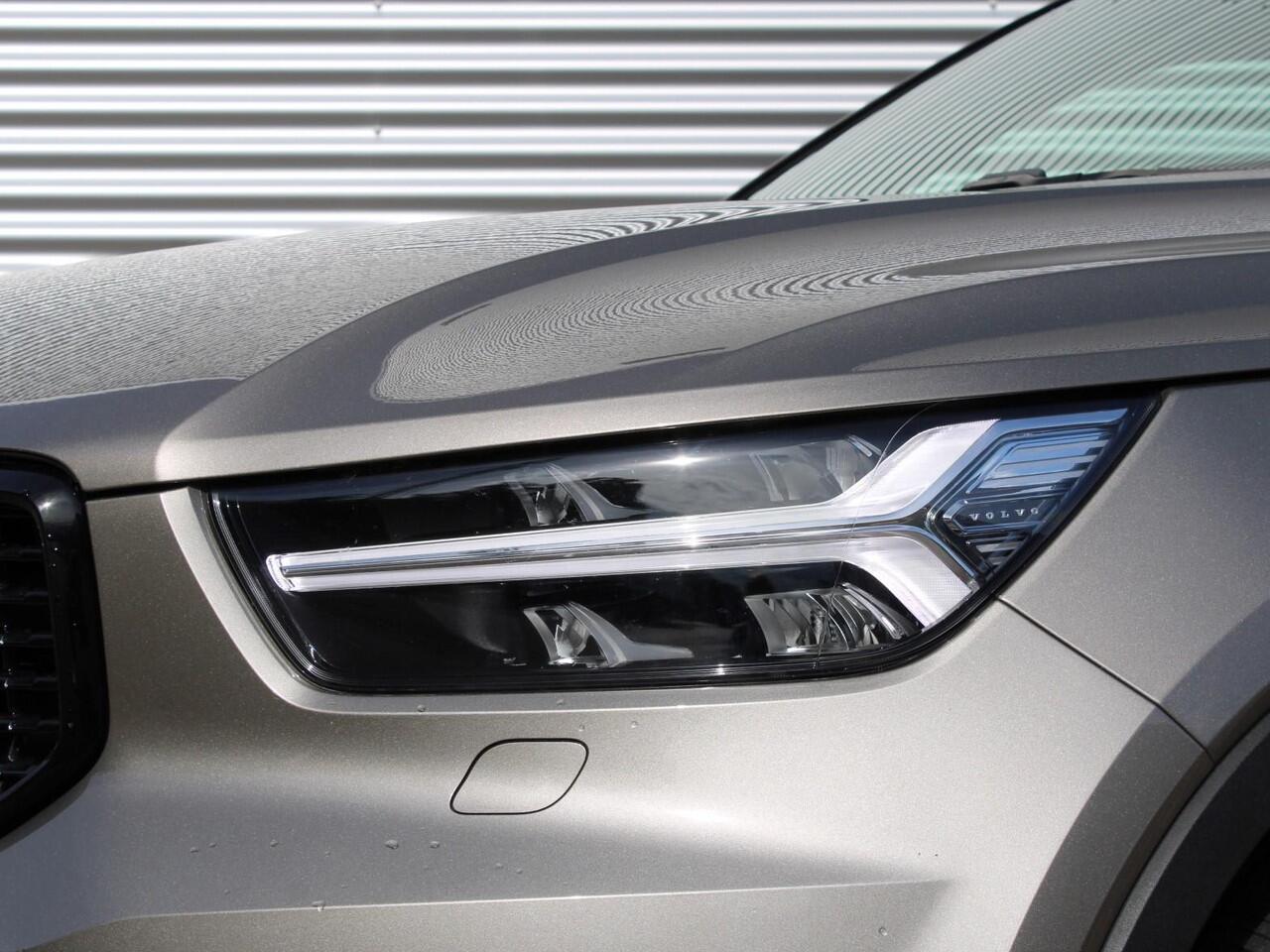 Volvo XC40 1.5 T4 Recharge R-Design Automaat / Leder interieur / Privacy Glass / LED koplampen