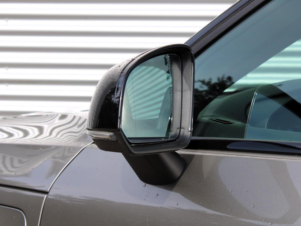 Volvo XC40 1.5 T4 Recharge R-Design Automaat / Leder interieur / Privacy Glass / LED koplampen