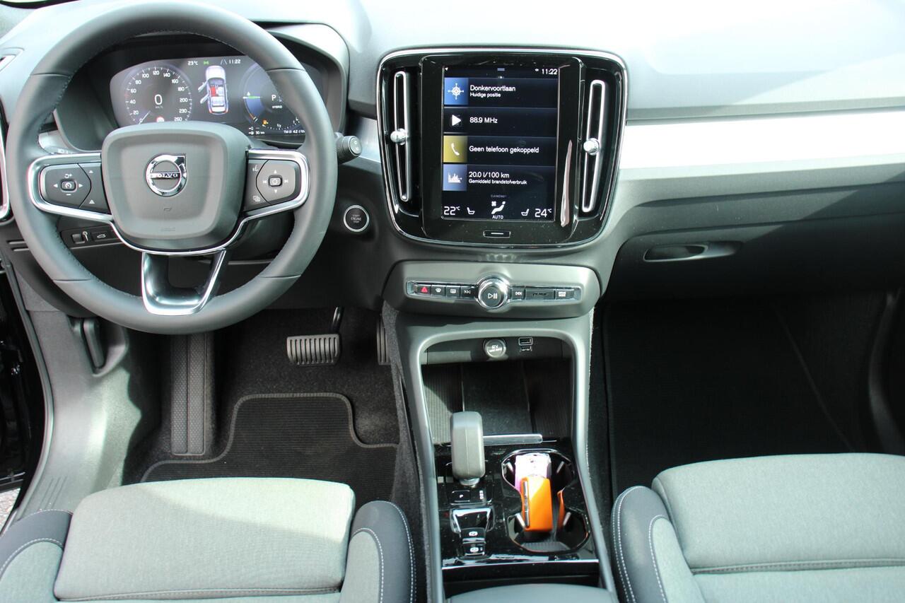 Volvo XC40 1.5 Plus Dark FACE-LIFT, 2022, 45DKM,
