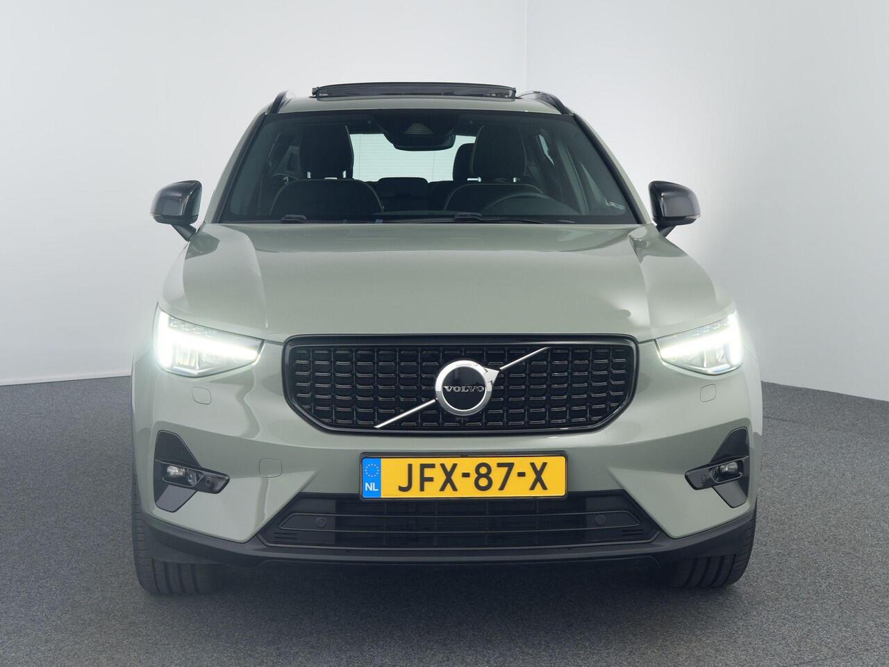 Volvo XC40 1.5 T4 Recharge Inscription | R-Design | Facelift | Ultimate Dark| Bliss | Camera | H&K |