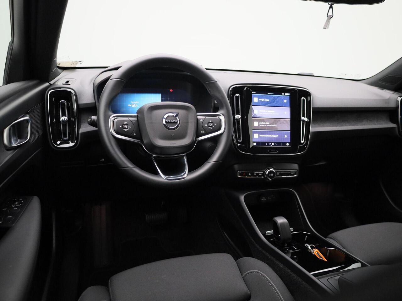 Volvo XC40 Recharge Core 232PK | Allseason-banden | Grootlicht-assistent | Achteruitrijcamera + parkeersensoren | Climate control | Apple CarPlay & Android Auto