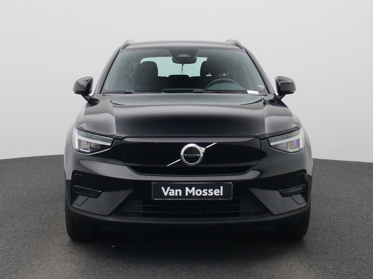 Volvo XC40 Recharge Core 232PK | Allseason-banden | Grootlicht-assistent | Achteruitrijcamera + parkeersensoren | Climate control | Apple CarPlay & Android Auto