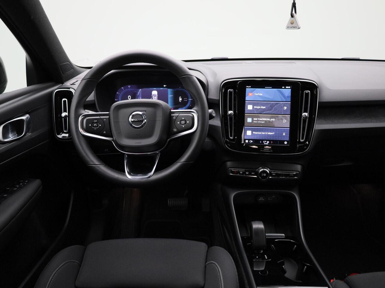 Volvo XC40 Recharge Core 232PK | Allseason-banden | Grootlicht-assistent | Achteruitrijcamera + parkeersensoren | Climate control | Apple CarPlay & Android Auto