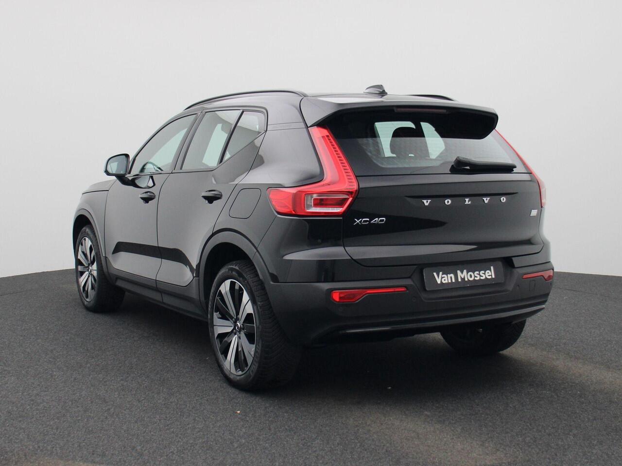 Volvo XC40 Recharge Core 232PK | Navigatie | Allseason-banden | Grootlicht-assistent | Achteruitrijcamera + parkeersensoren | Climate control | Apple CarPlay & Android Auto