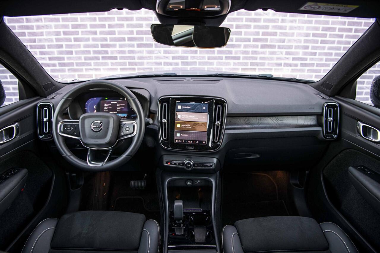 Volvo XC40 Recharge Plus 70 kWh | Adaptieve cruise control | Stoel- en stuurverwarming | Nubuck Interieur | Warmtepomp | 20 inch velgen | Camera |