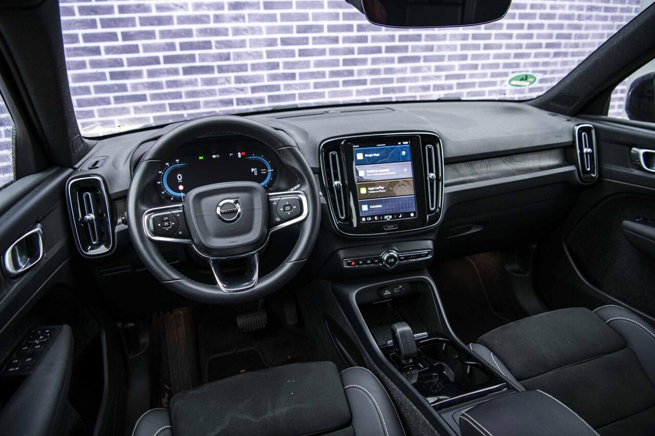 Volvo XC40 Recharge Plus 70 kWh | Adaptive Cruise Control | Dodehoek Detectie | Stoel en Stuurverwarming | 20" | Nubuck Bekleding |