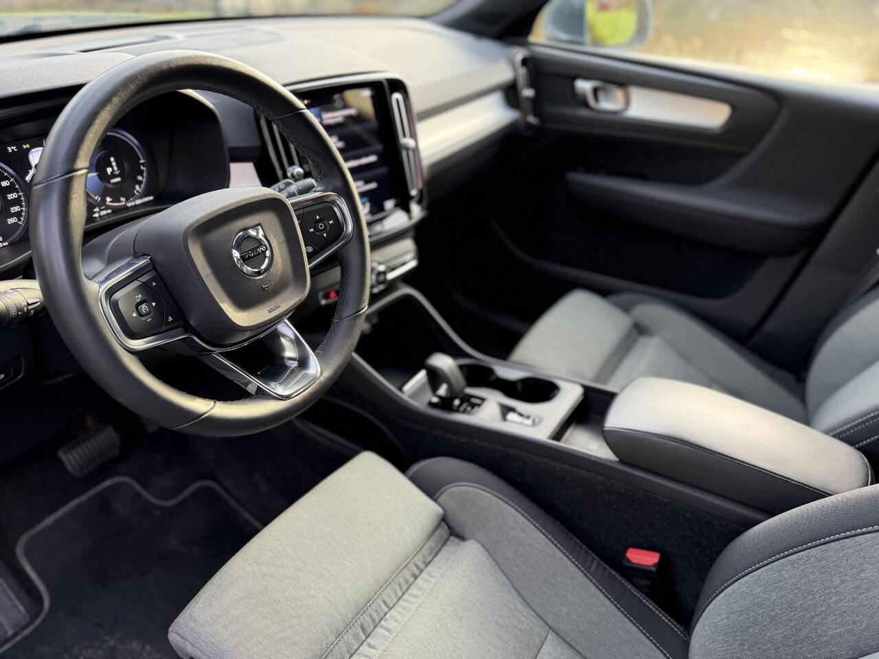 Volvo XC40 T4 Plug-In Hybrid Inscription | Trekhaak | Camera | LED | Cruise | Clima |