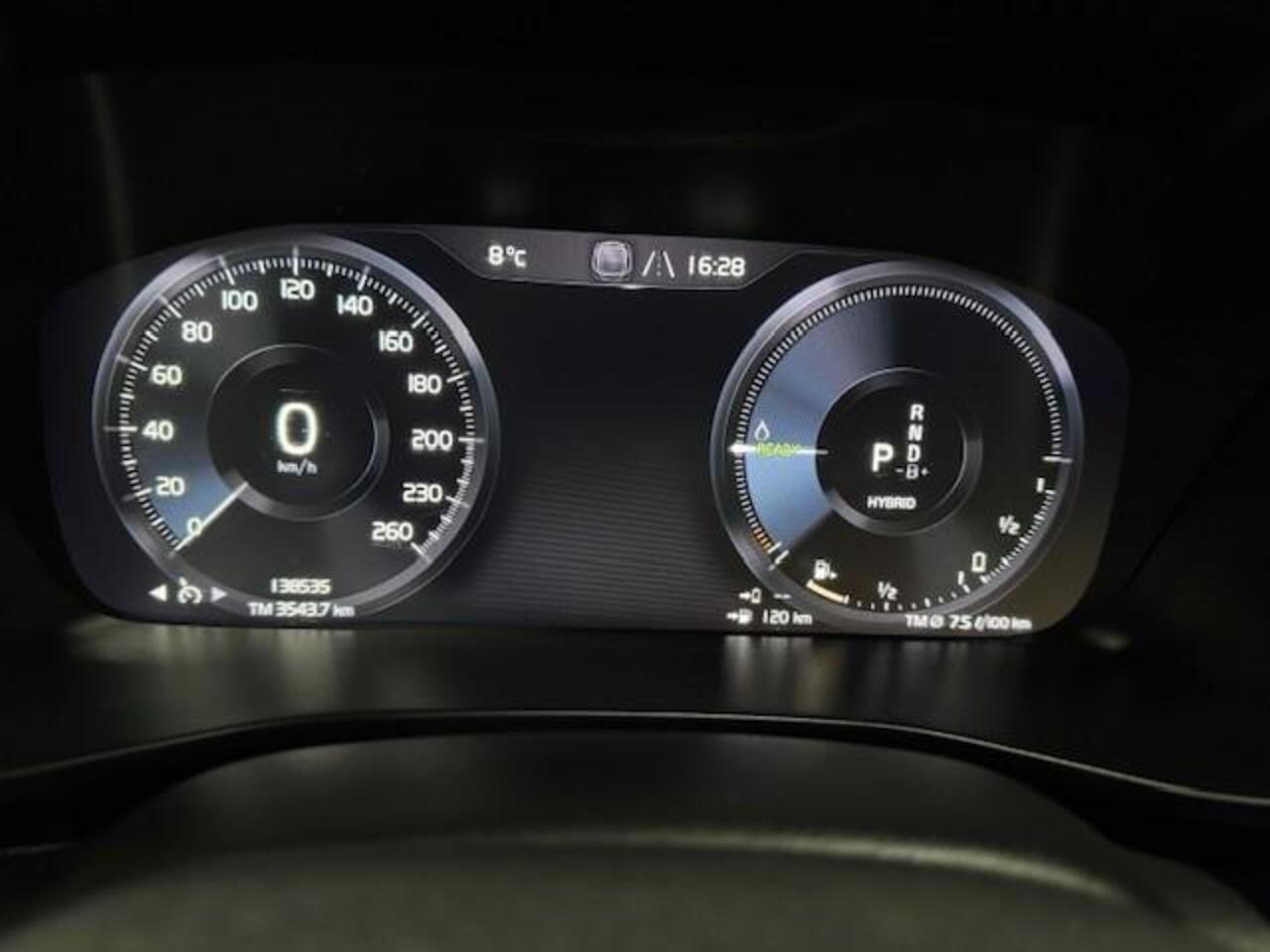 Volvo XC40 1.5 T4 RECHARGE BUSINESS PRO THAAK/NAV/LED