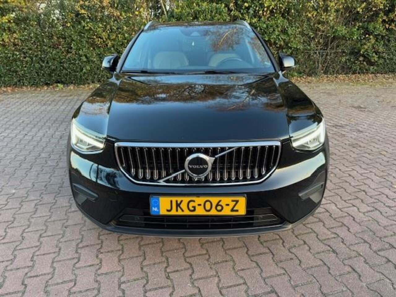 Volvo XC40 1.5 T4 RECHARGE BUSINESS PRO THAAK/NAV/LED