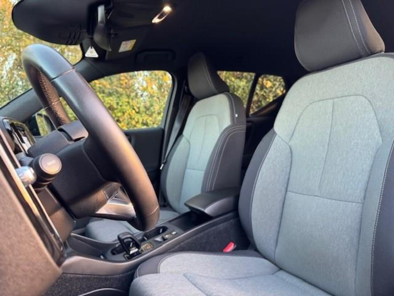 Volvo XC40 1.5 T4 RECHARGE BUSINESS PRO THAAK/NAV/LED