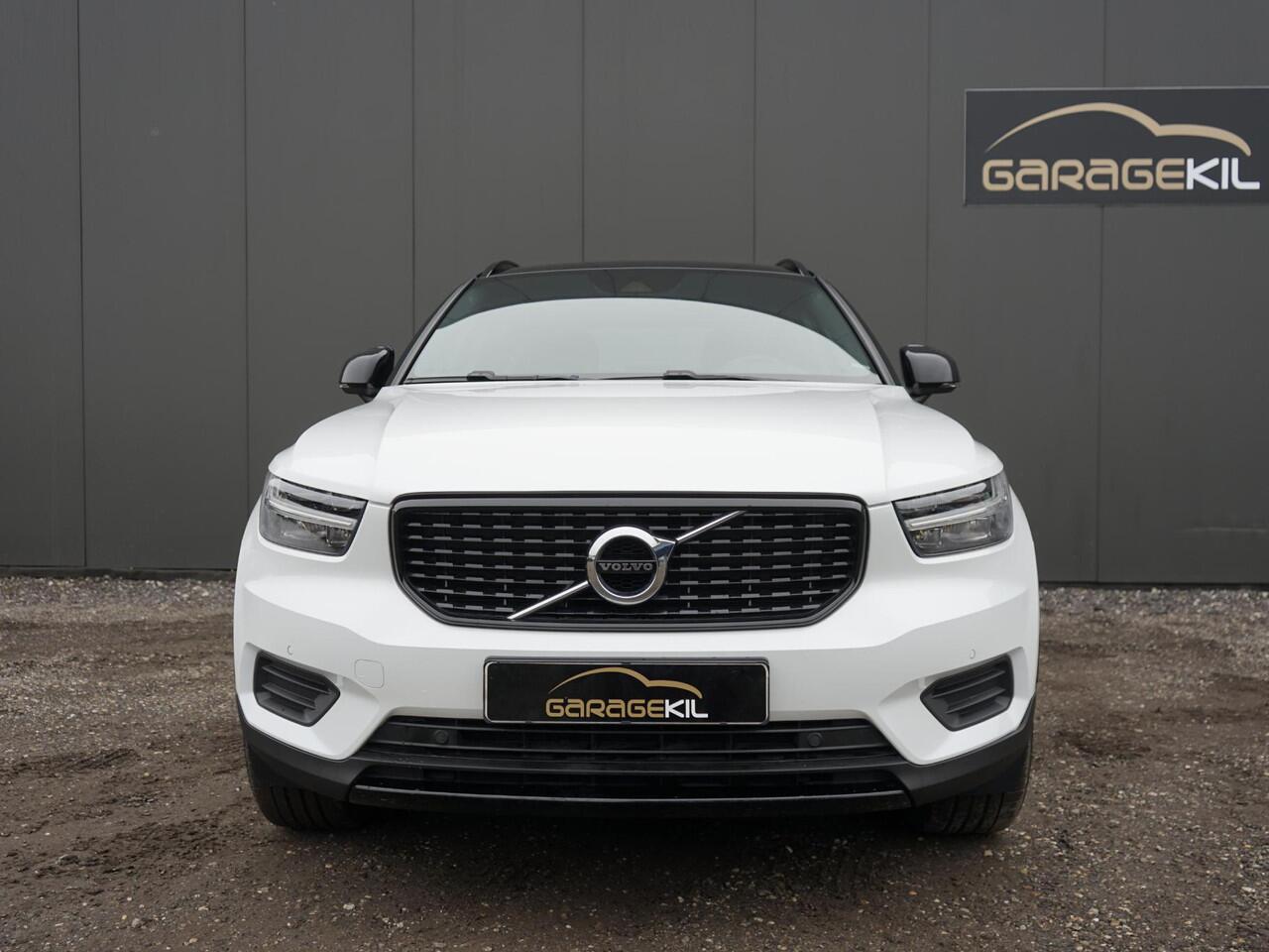 Volvo XC40 1.5 T4 Recharge R-Design Dealeronderh. / Achteruitrijcamera / Elektr. voorstoelen / PDC voor en achter / Draadloos laden / Verwarmde voorruit