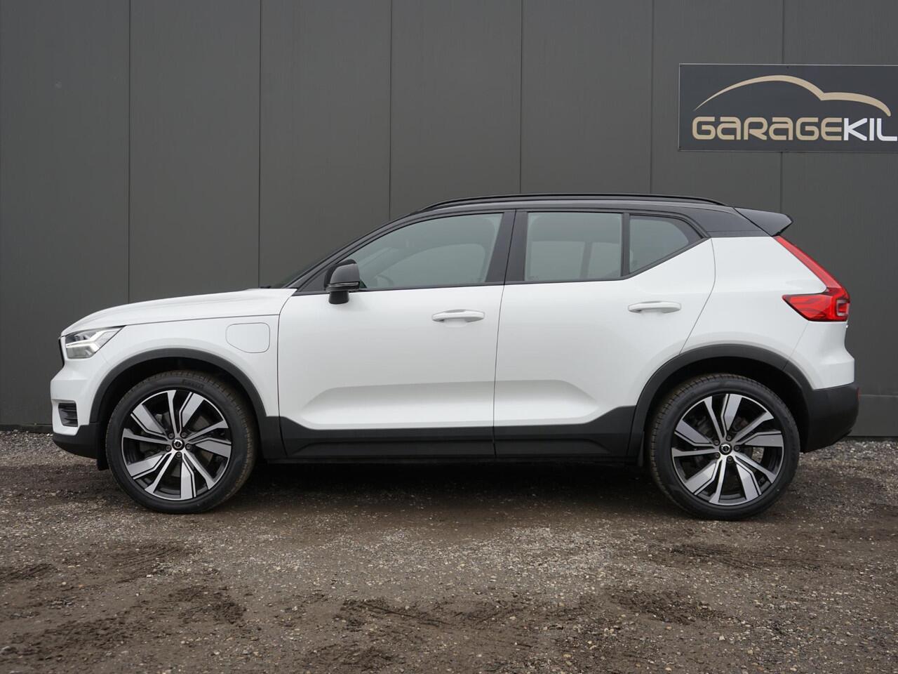 Volvo XC40 1.5 T4 Recharge R-Design Dealeronderh. / Achteruitrijcamera / Elektr. voorstoelen / PDC voor en achter / Draadloos laden / Verwarmde voorruit