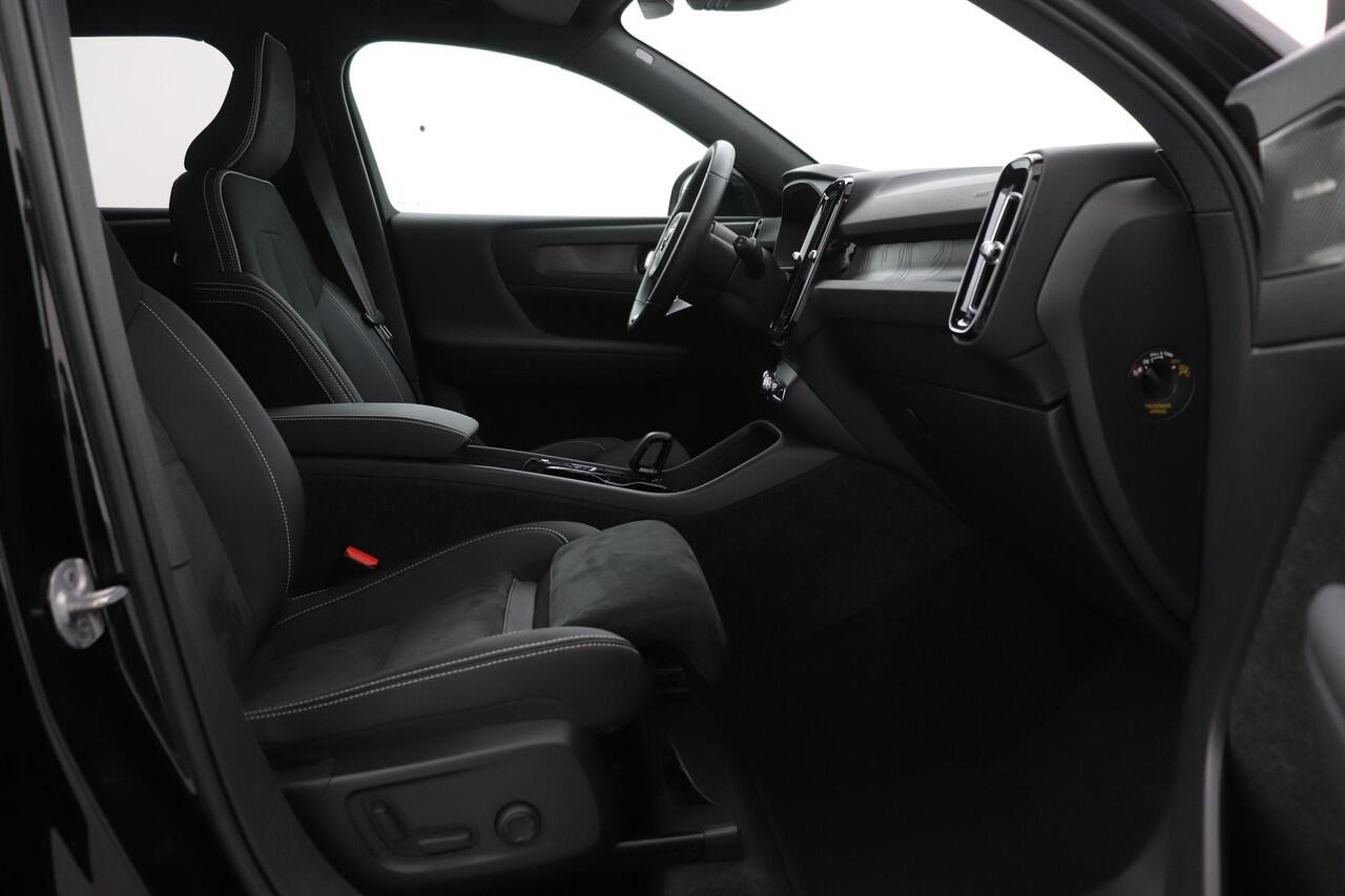 Volvo XC40 T4 Plug-in hybrid Plus Dark | Trekhaak | harman/kardon | Stoel+Stuurverwarming | Camera | Keyless