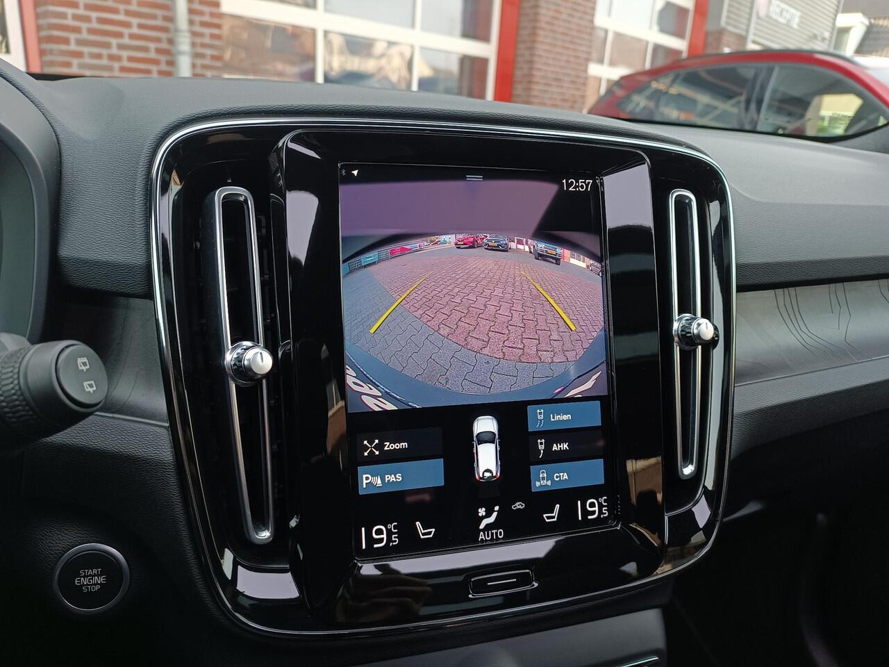 Volvo XC40 1.5 T4 Plug-in hybrid Ultimate Dark, trekhaak, H&K