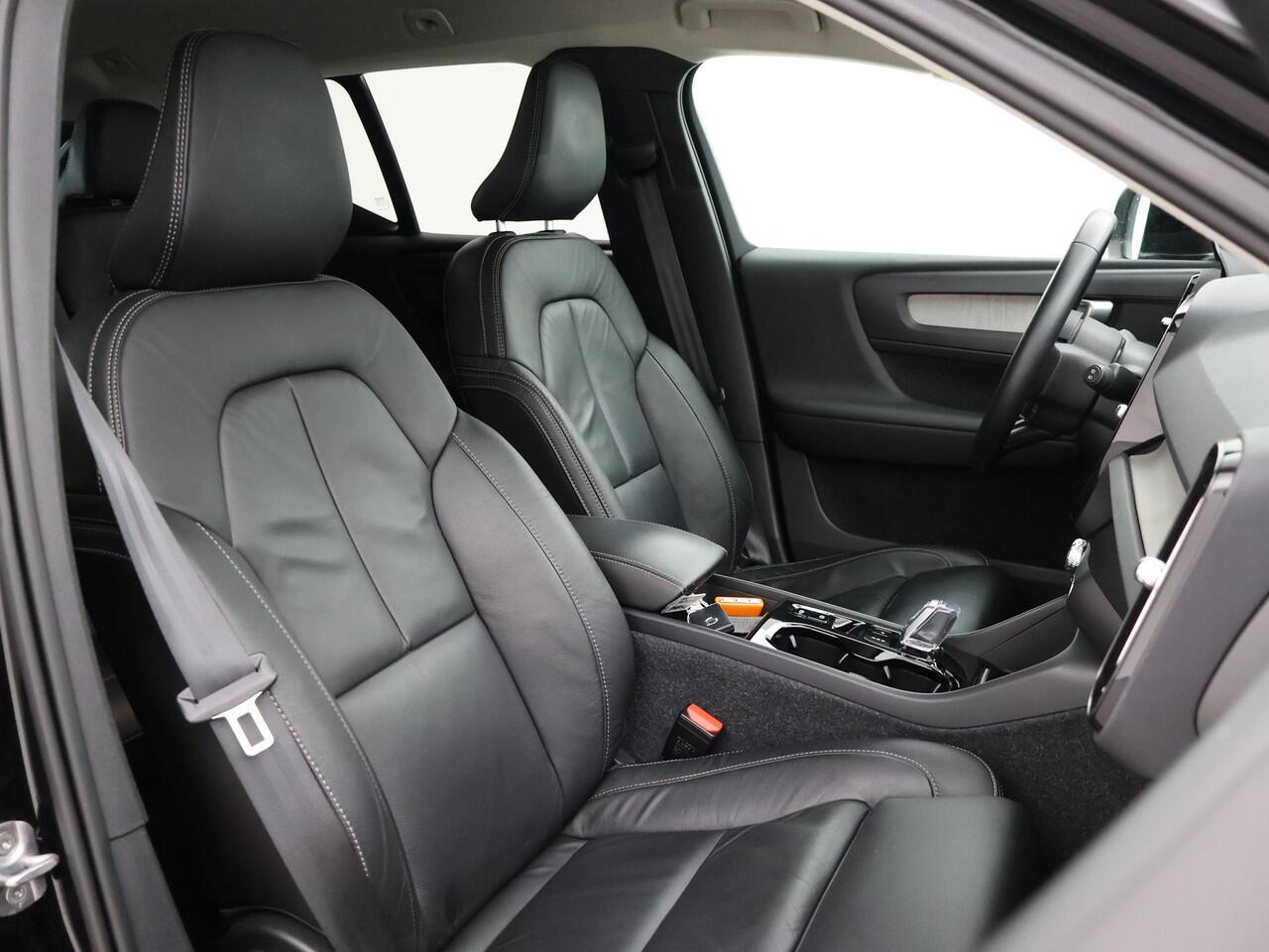 Volvo XC40 1.5 T4 RECHARGE 211 PK AUT. INSCRIPTION + LEDER | TREKHAAK | 21 INCH | ADAPTIVE CRUISE | CAMERA