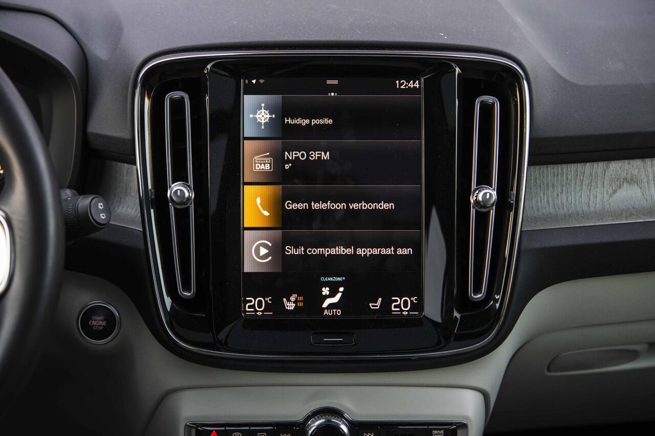 Volvo XC40 1.5 T5 Recharge Inscription | Panoramadak | Harman & Kardon | 360° camera | Stoel/stuurverwarming| Elektrisch verstelbare voorstoelen |